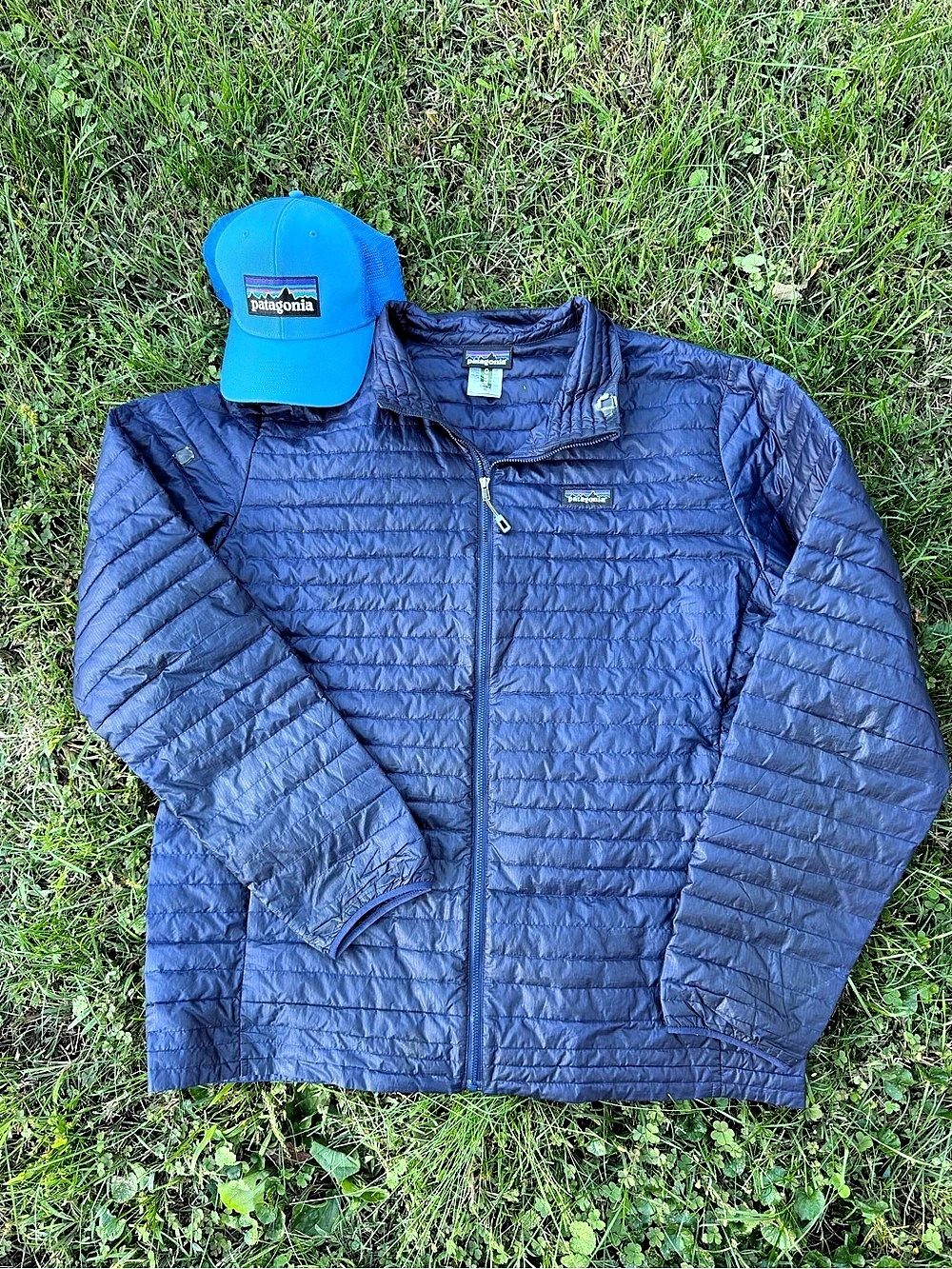 Patagonia Men's Blue Puffer Jacket Size xL